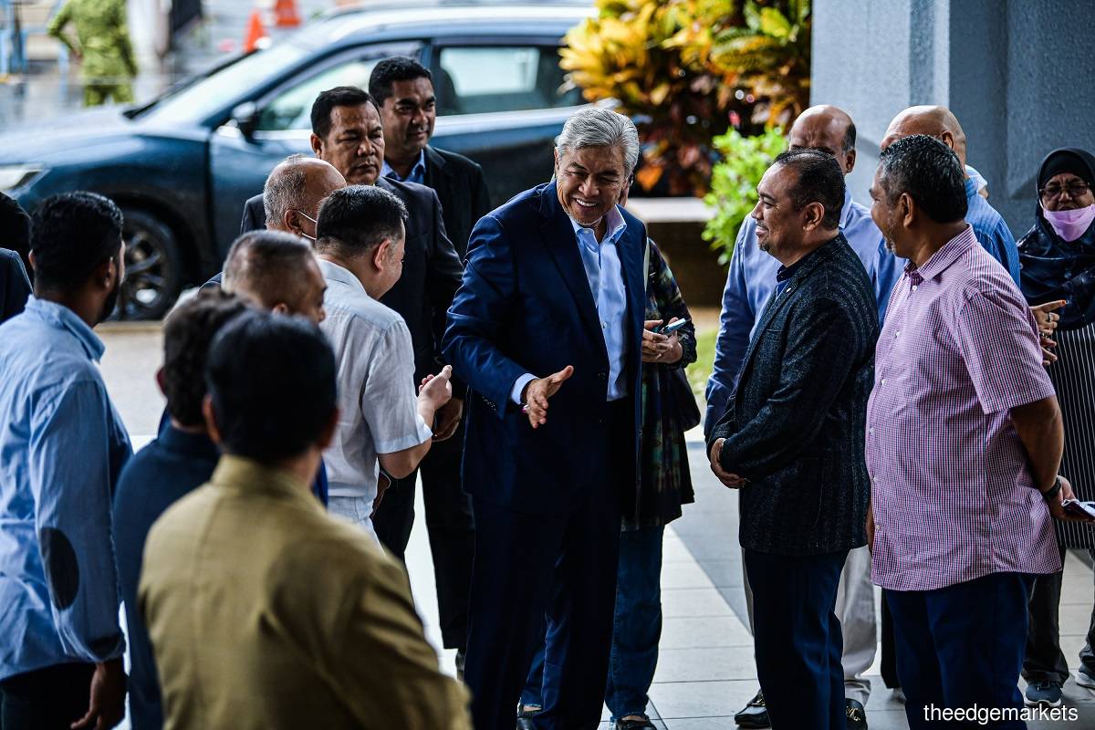 Former deputy prime minister Datuk Seri Dr Ahmad Zahid Hamidi (centre) at the Kuala Lumpur Courts Complex on Monday (Oct 31). (Photo by Zahid Izzani Mohd Said/The Edge)